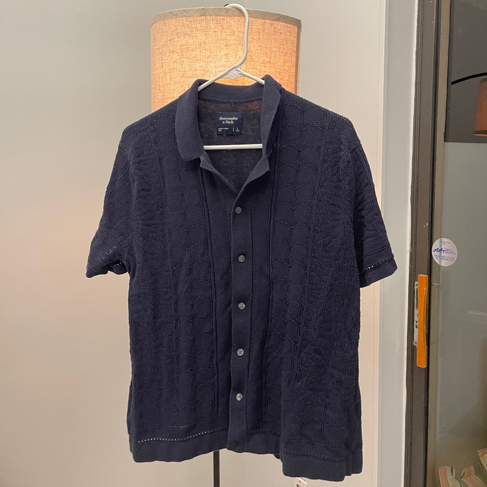Abercrombie and Fitch blue button down short sleeve shirt size L fit like S!